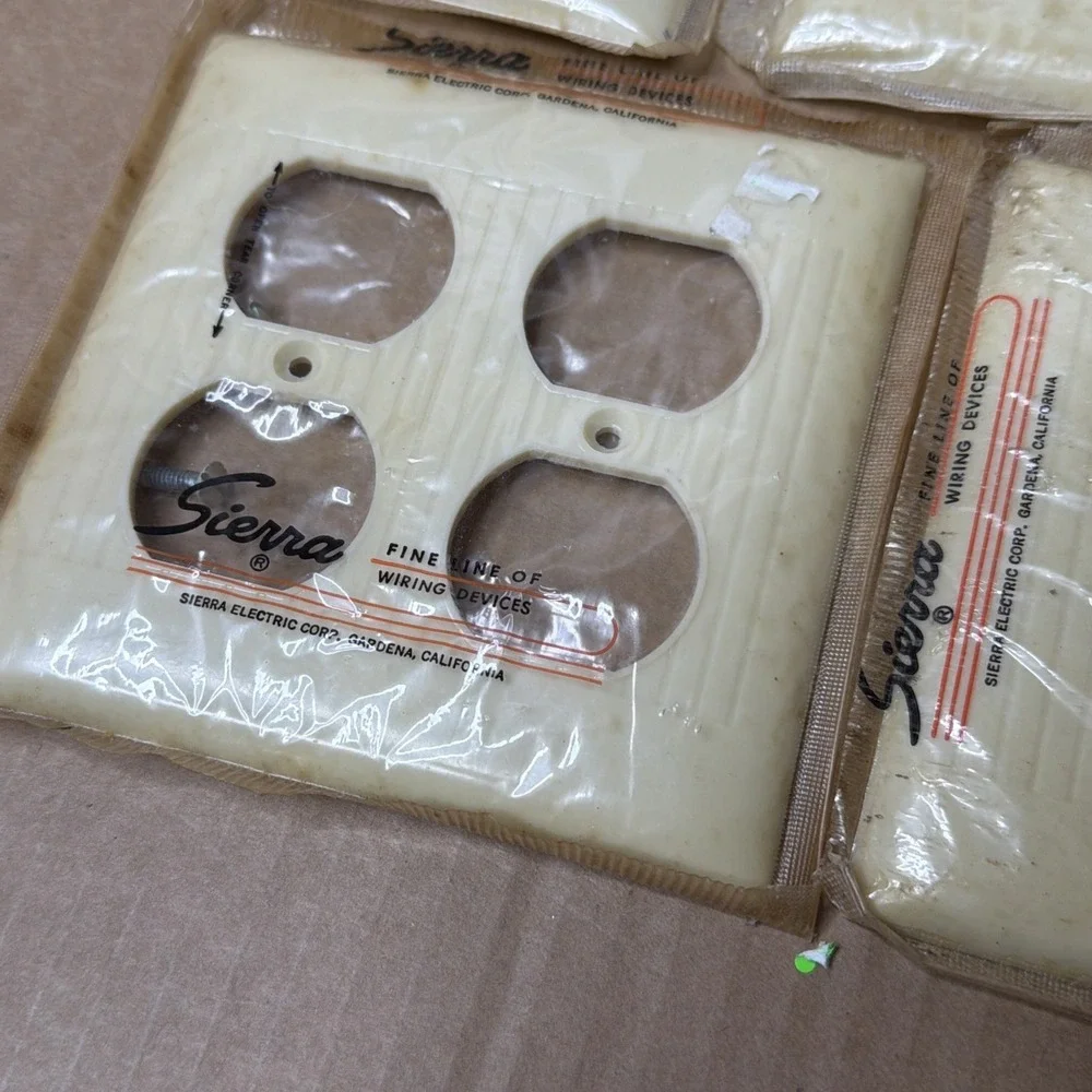 Lot Of Vtg Ivory Sierra Double Toggle Switch Ribbed & Outlet Wall Plate Covers
